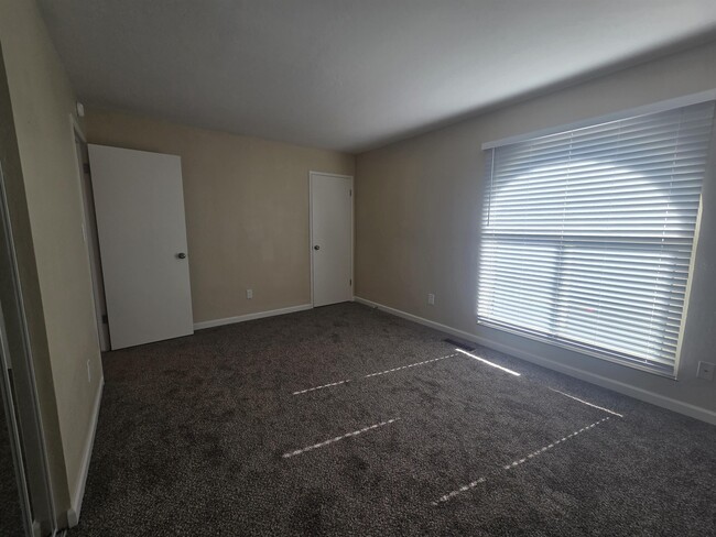 Building Photo - 20077 Redwood Rd