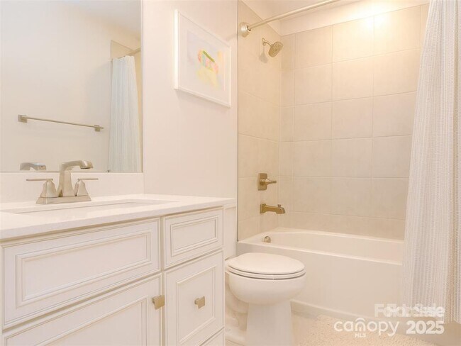 Building Photo - 3739 S Tryon St