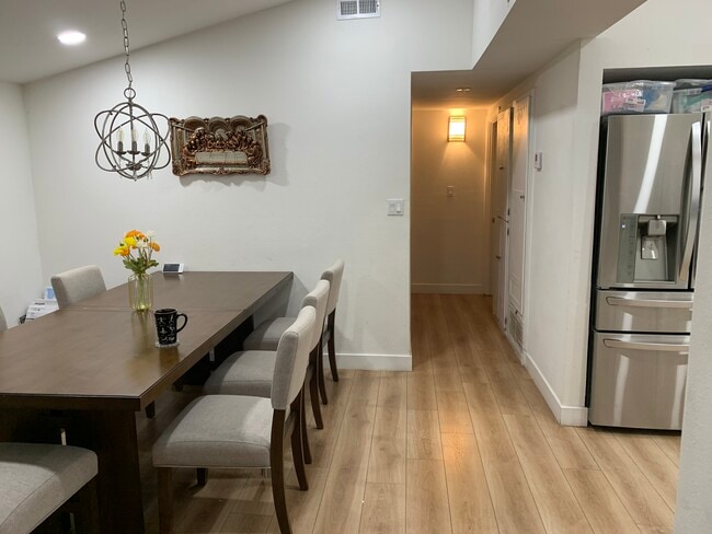 Building Photo - 2103 Avalon Ave