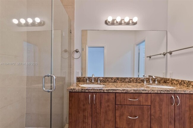 Building Photo - 3133 Hibiscus St