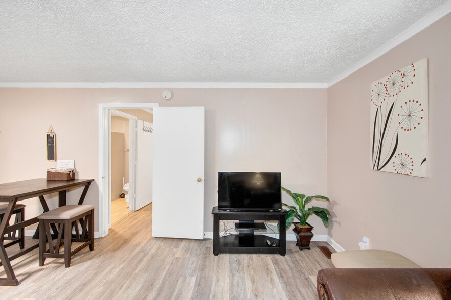 Building Photo - 2612 Couchville Pike