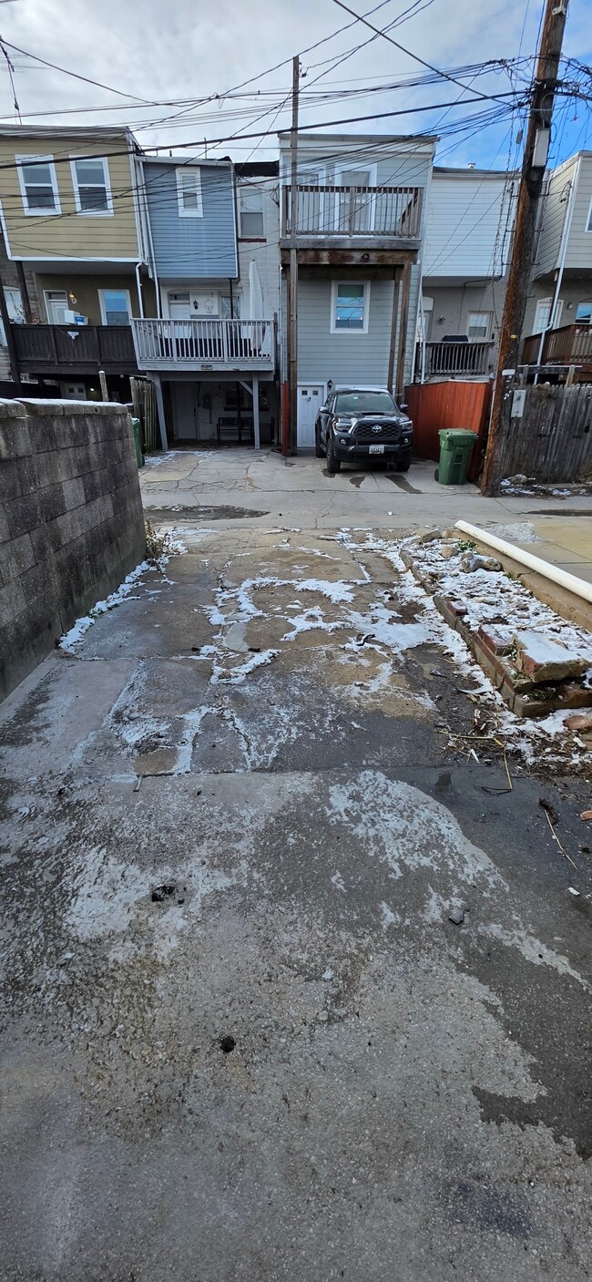 Building Photo - 116 N Port St