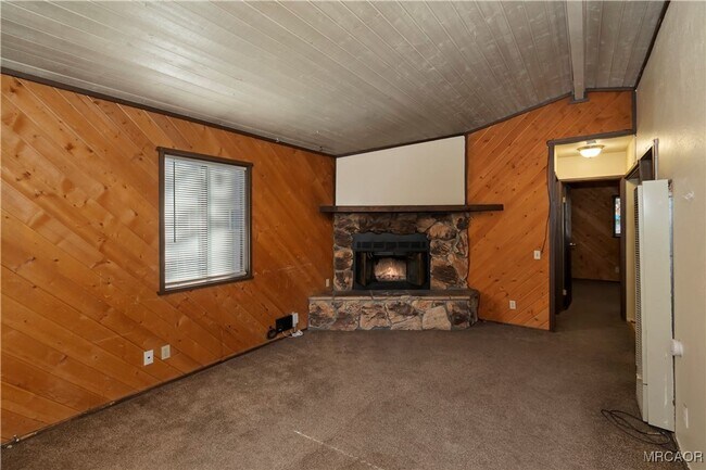 Building Photo - Big Bear City/Erwin Lake Area