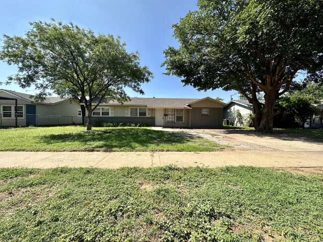 Primary Photo - Updated Home with Gorgeous Floors & Large ...
