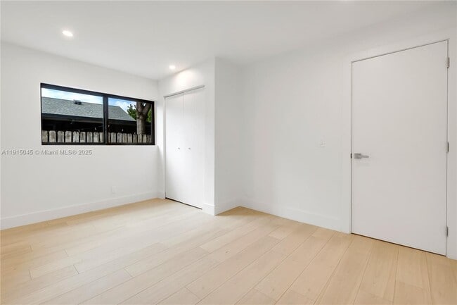 Building Photo - 7151 NW 45th Ct