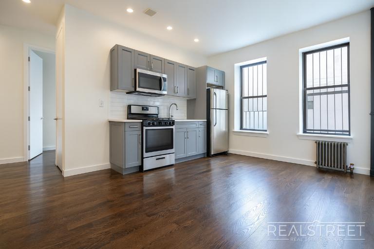 Building Photo - Stunning Modern Large 2 Bedroom