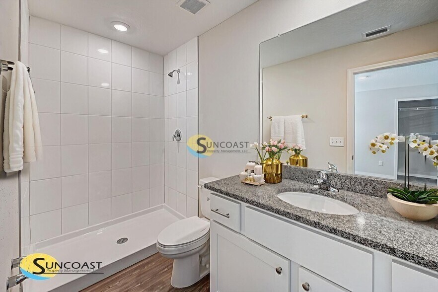 Building Photo - 9532 Hood Rd