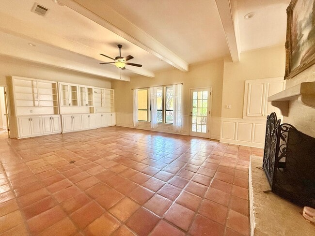 Building Photo - Home For Lease