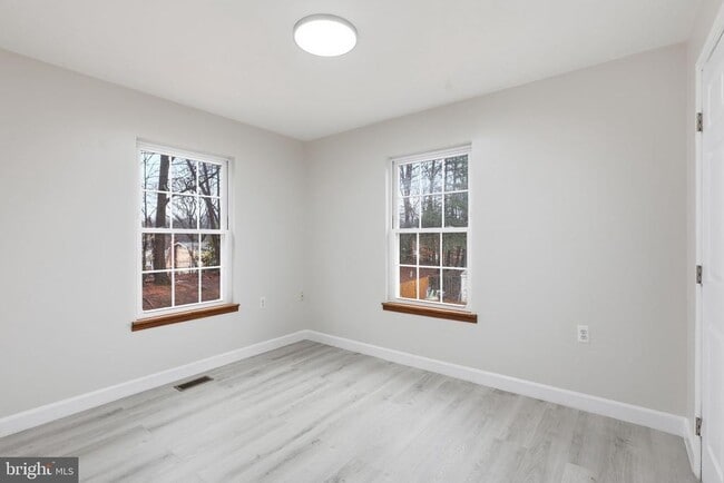 Building Photo - 5001 Lambsgate Ln