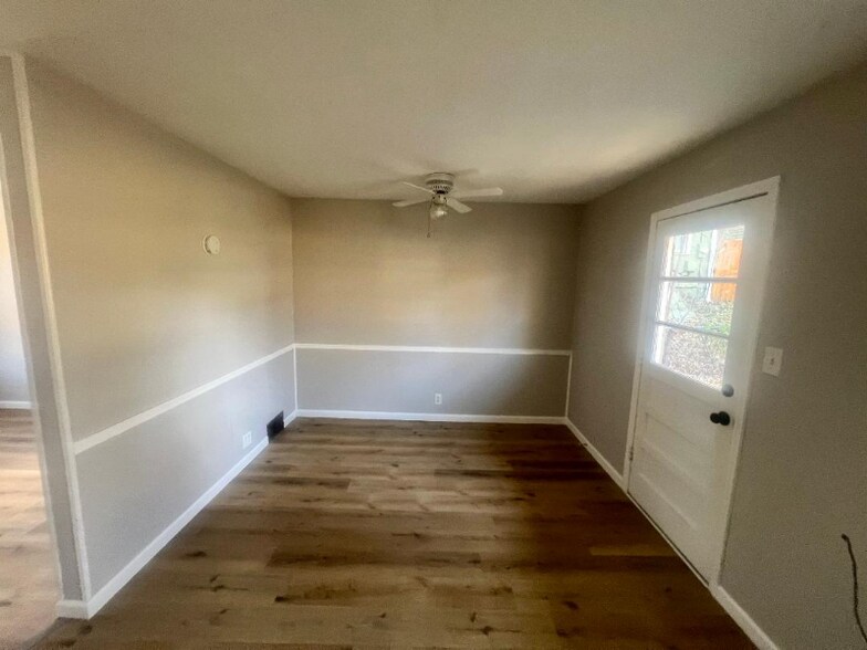 Building Photo - 716 S 10th St