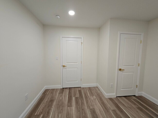 Building Photo - Amazing all new 4 bed 2.5 Bath House for rent!