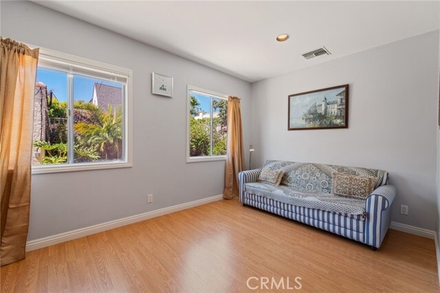 Building Photo - 233 S Swall Dr