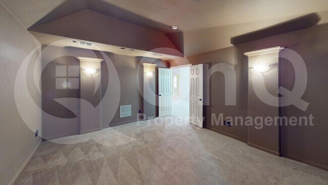 Building Photo - 846 Veneto Dr
