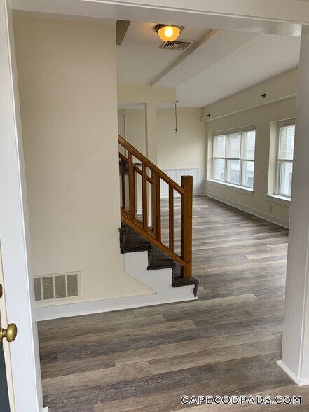 Building Photo - 219 Onset Ave