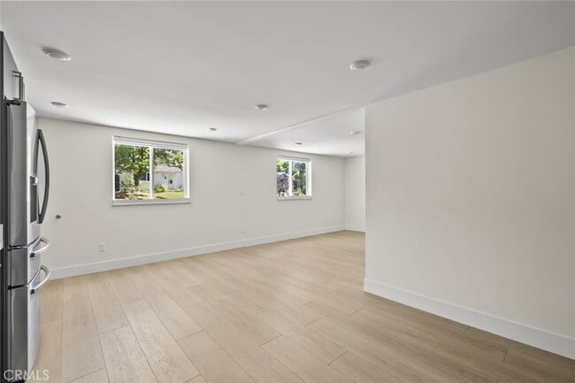 Building Photo - 411 S Kenneth Rd