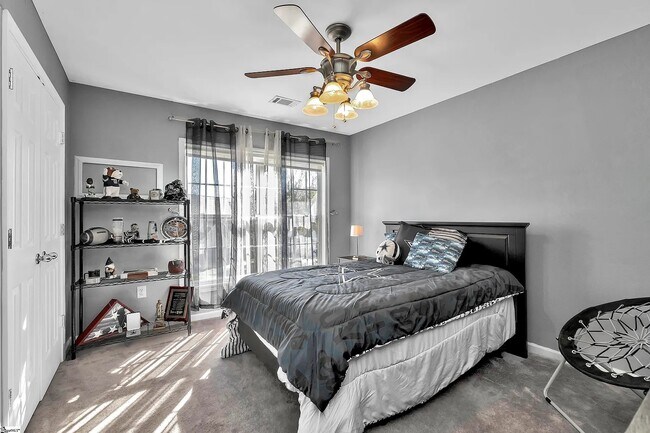 Building Photo - 504 Collingsworth Ln