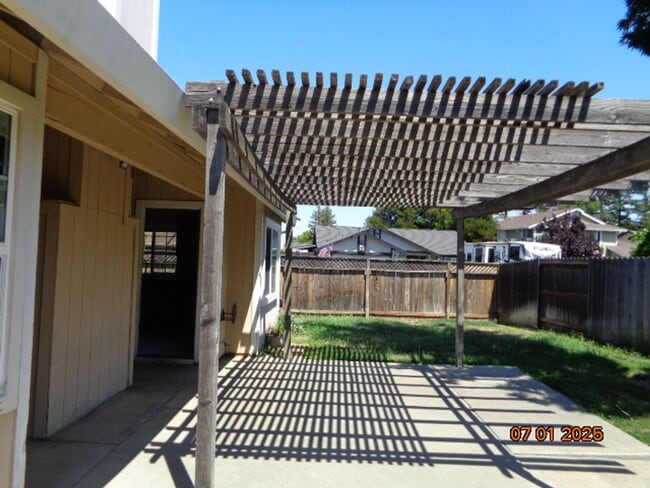 Building Photo - 485 Deer Creek Dr