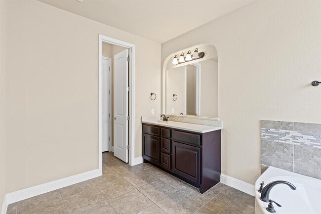 Building Photo - 3211 Herradura Dr