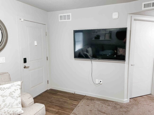 Building Photo - Brand New Modern Condo in Springville