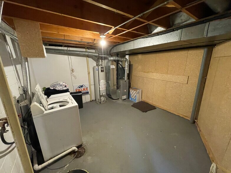 In-Unit Laundry - 2924 56th St