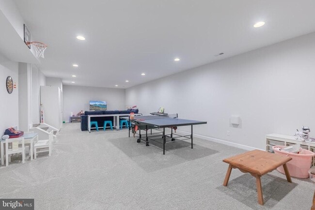 Building Photo - 7018 Statendam Ct