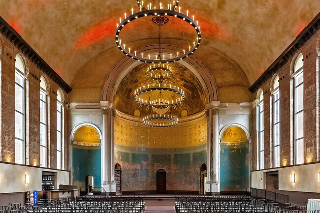 Building Photo - 962 Pavilion St