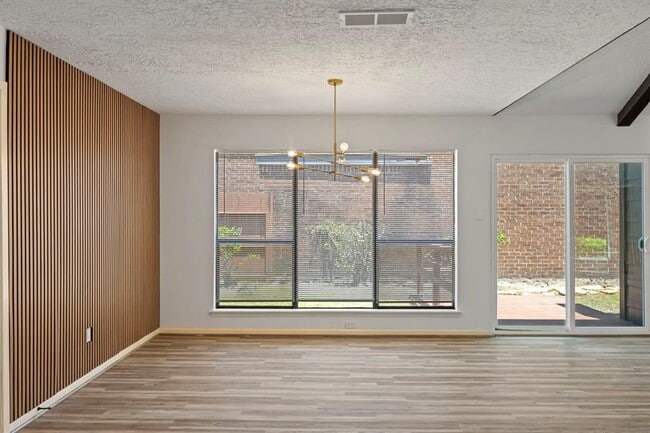 Building Photo - 11115 Kitty Brook Dr