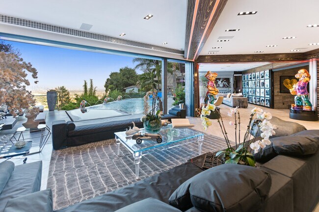 Building Photo - 8356 Sunset View Dr