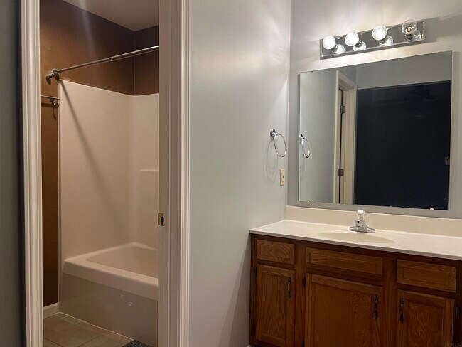 Building Photo - 3525 Shadow Creek Dr