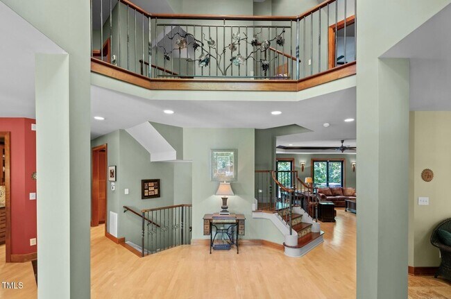 Building Photo - 6016 Glenthorne Dr
