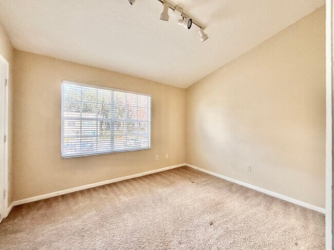 Building Photo - 2865 Woodlands Park Ct