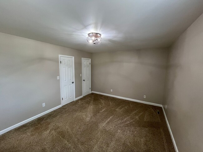Building Photo - Incredible Location in N Davidson Co with ...