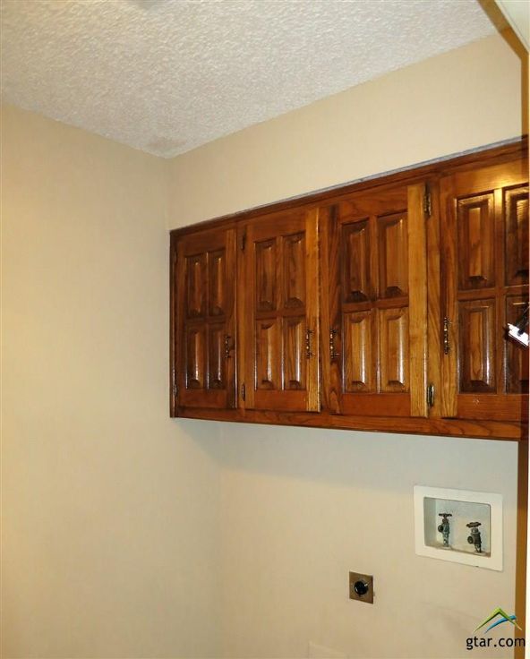 Building Photo - 5809 Hollytree-