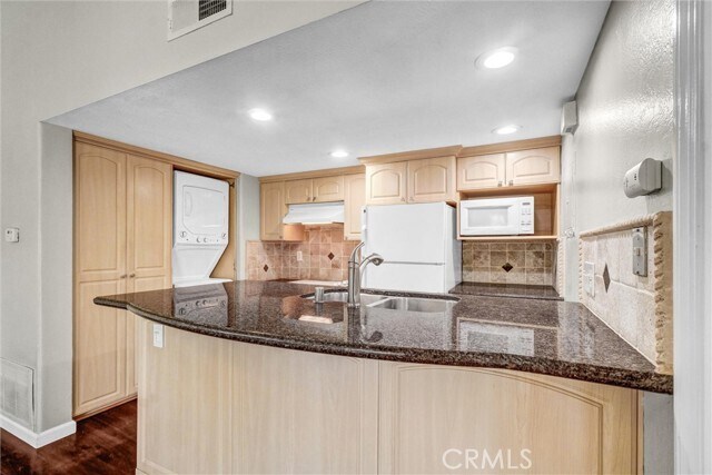 Building Photo - 23302 La Mar Ln