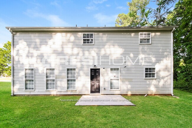Building Photo - 128 River Park Cir