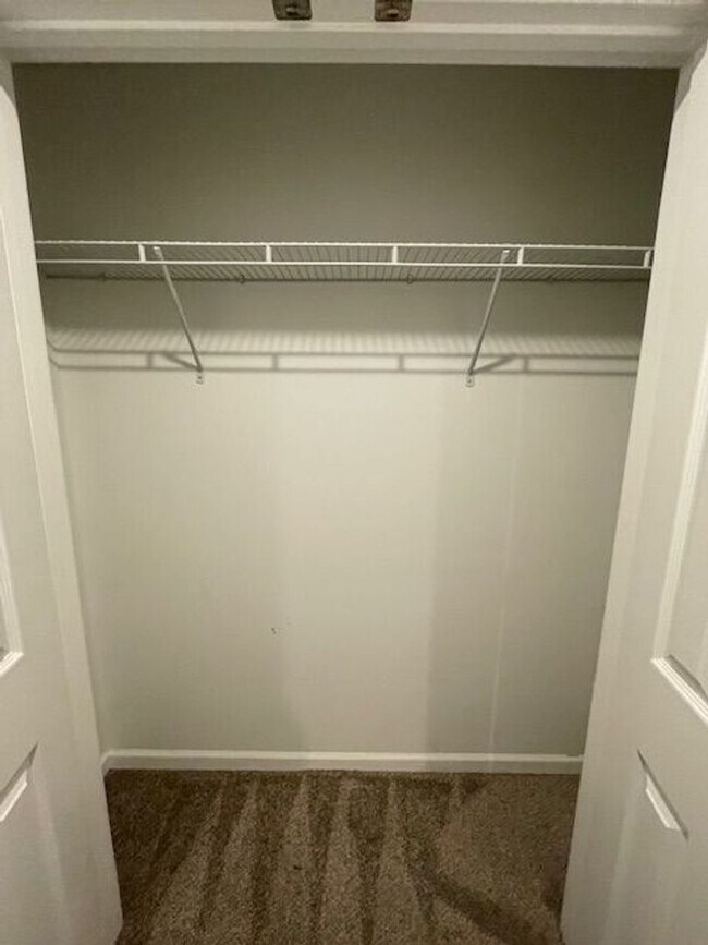 Building Photo - 202 Tyler St