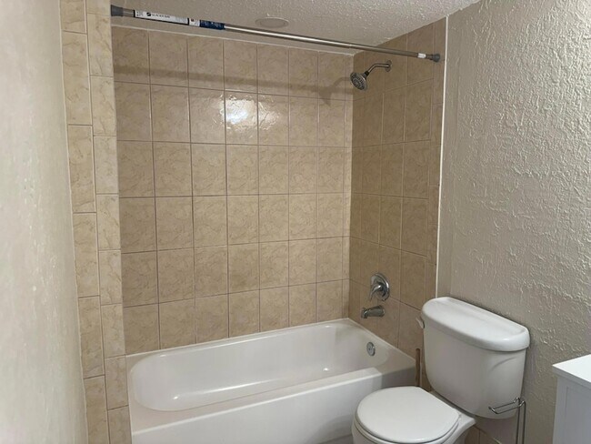 Building Photo - 3710 N Pine Island Rd