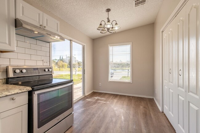 Building Photo - 608 Walker St