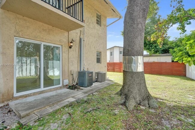 Building Photo - 1101 Prospect Rd