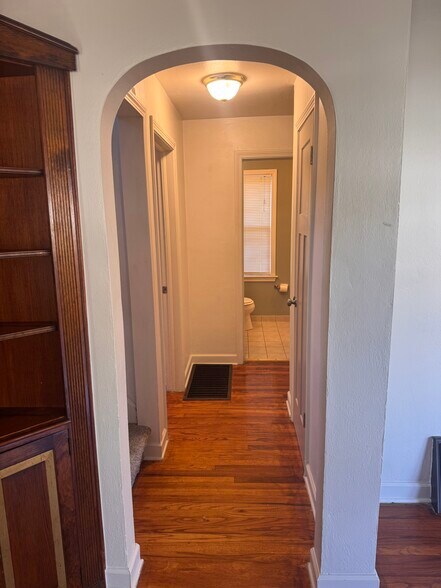 Building Photo - 412 Adams Ave