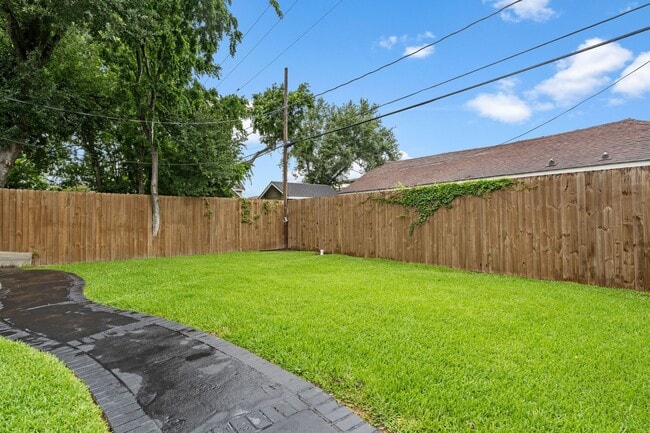 Building Photo - 4327 Harby St