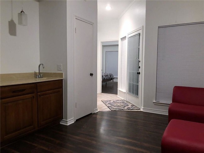 Building Photo - 2730 Silver Creek Dr