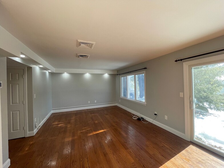 Building Photo - 20 Drummer Boy Way