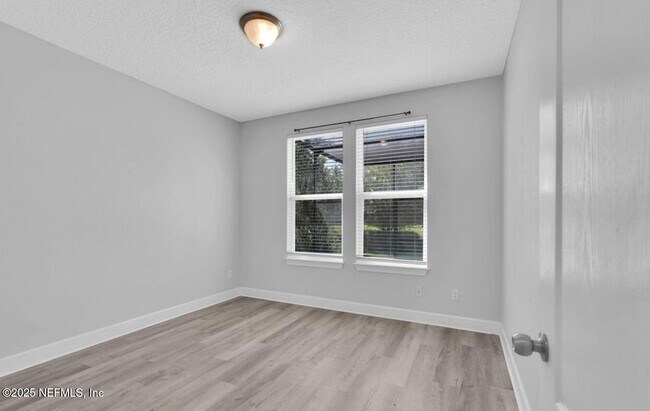 Building Photo - 4431 Vista Point Ln