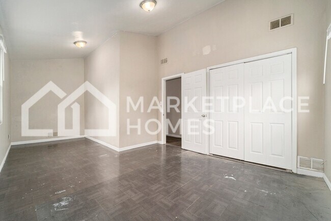 Building Photo - 9692 Outer Dr E