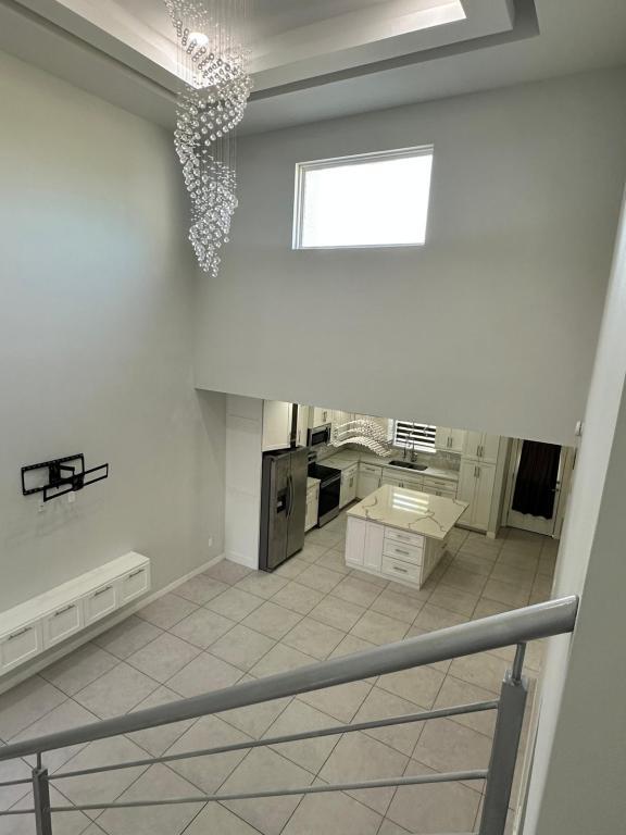 Building Photo - 1822 Sunset Dr