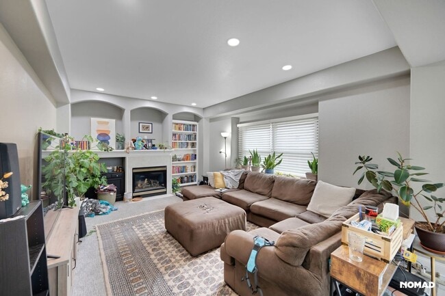 Building Photo - 1321 S Lansing Ct