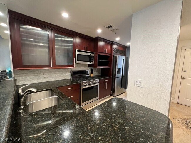 Building Photo - 230 E Flamingo Rd