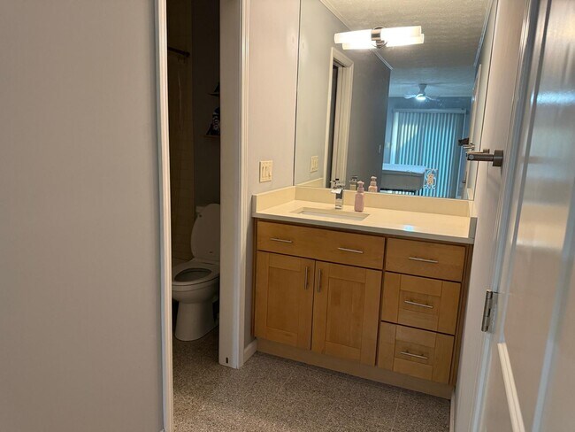 Building Photo - 202 Dunbar Dr