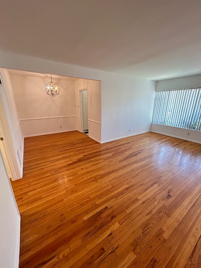 Building Photo - 8903 Alden Dr